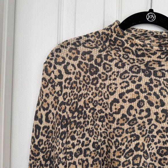 NWOT UO Out From Under Women's Leopard Print Gracen Turtleneck Top Size Large - Picture 6 of 16